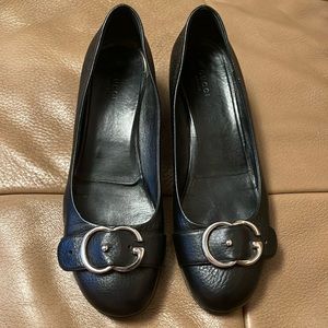 Gucci size 40 made in Italy leather heels